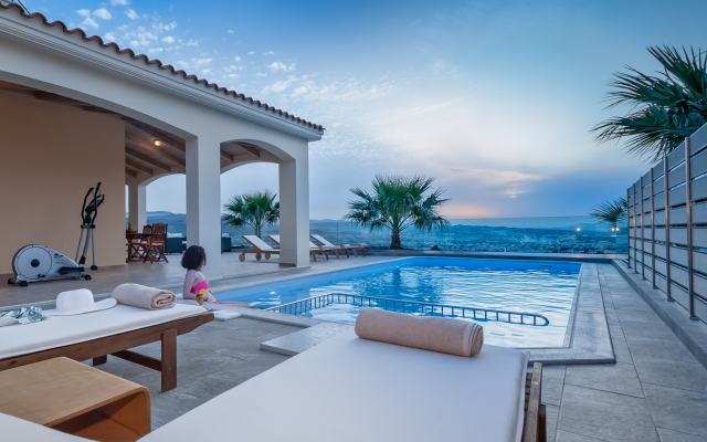 Karmilos Hill Villa