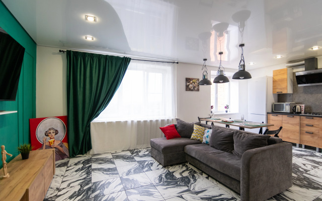 S panoramnym vidom na gorod Apartments