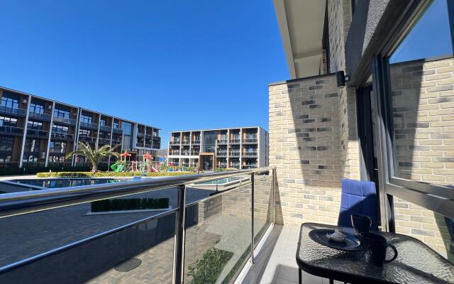 Apartamenty 3kh Komnatnye Dizaynerskie Apartamenty S Basseynom Apartments
