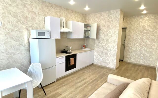 V Novo-Komarovo Flat
