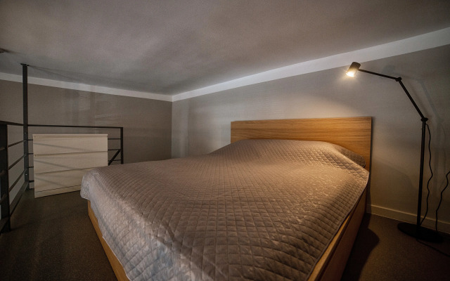 Sovremennaya studiya v tsentre goroda Flat