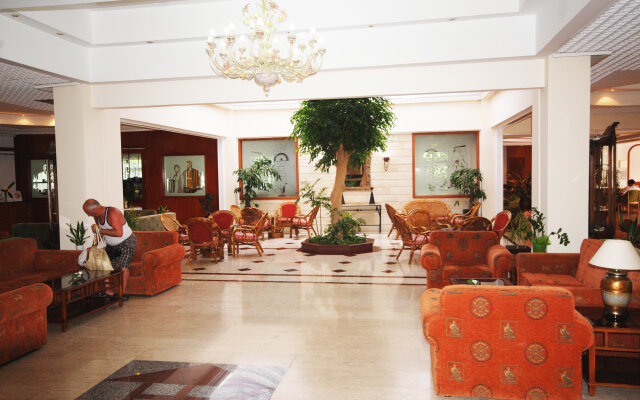 Отель Avlida
