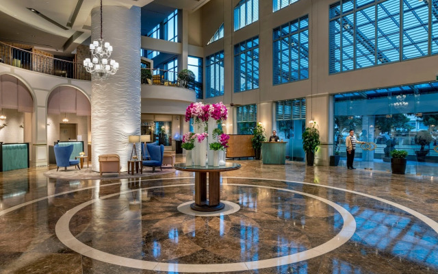 Sofitel Saigon Plaza Hotel