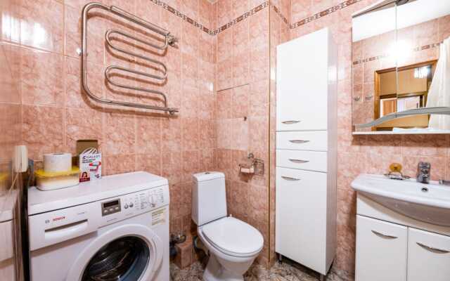 S Shikarnym Vidom U Metro Uzshnaya Apartments
