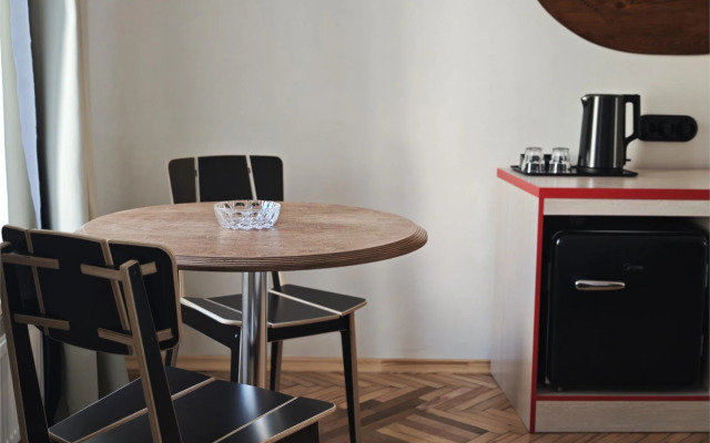 Меблированные комнаты Гости Любят на Жуковского