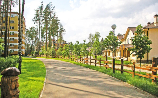 Apartments Yakhontovy Les