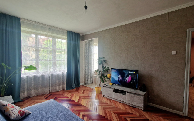 2-Kh Komnatnaya Kvartira v Tsentre Gagry Flat