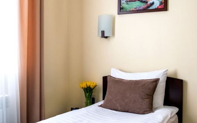 Staryij Dvorik na Mopra Hotel