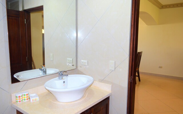 The Palm Beach Luxury Condo Apart-Hotel