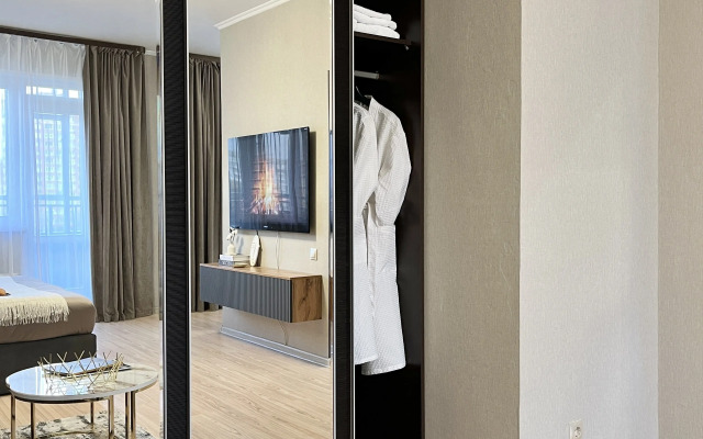 Dizajnerskaya Na Vzletke Ryadom S Torgovim Тsentrom Planeta Flat
