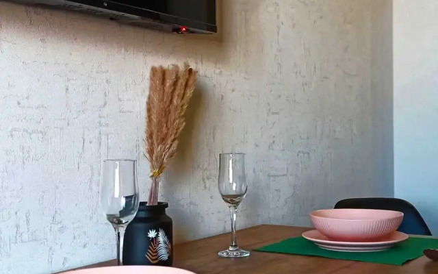 Апартаменты Две Подушки на проспекте Станке Димитрова 65, 13 этаж, Изумрудная - фото 3