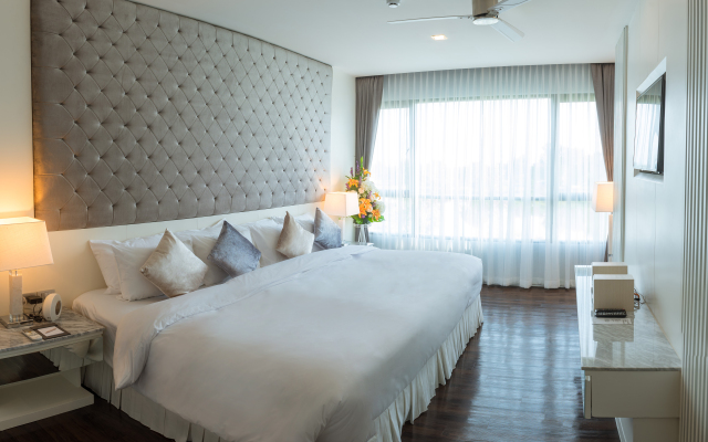 North Hill City Resort Hotel