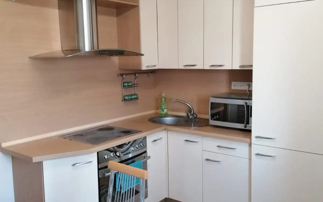 Na Marshala Chujkova Trekhkomnatnye Apartments