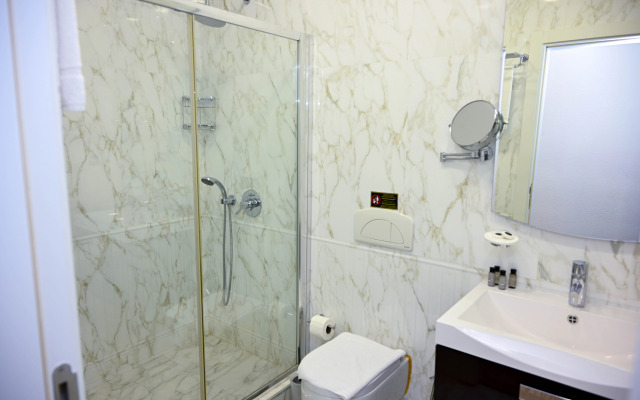 Arena Sheki Hotel