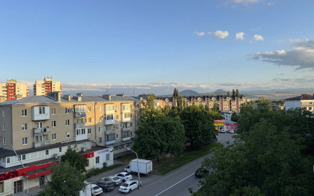 Апартаменты Уютная светлая 2-комнатная квартира с видом на Машук