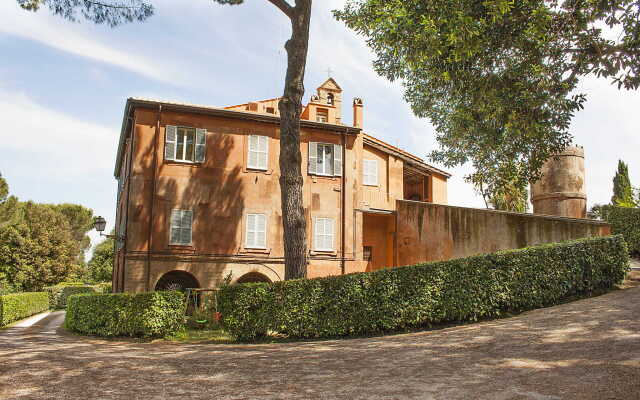Castello Del Duca Hotel