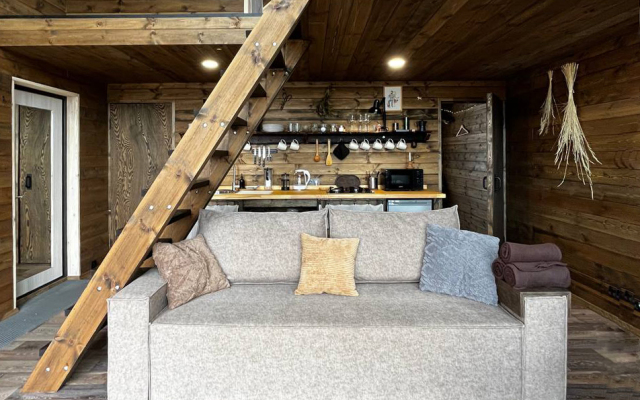 Khvoya Guest House