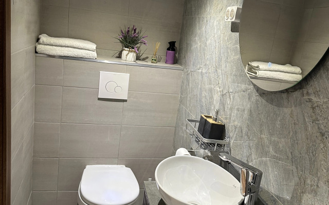 Апартаменты двухуровневые 32м² рядом с центром