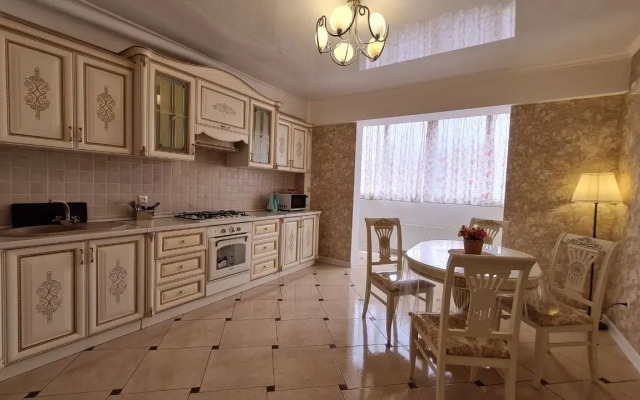 VIP Kvartiry na Moskovskoy by Sutki26 Apartments