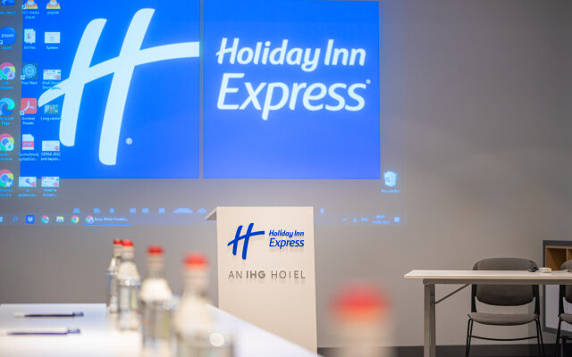 Holiday Inn Express Yerevan Hotel