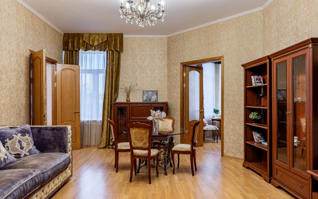 Квартира на Невском