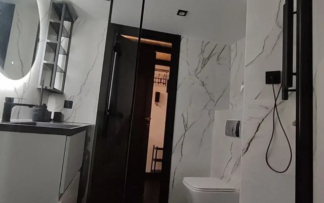Dvukhetazhnaya Studiya - Loft Flat