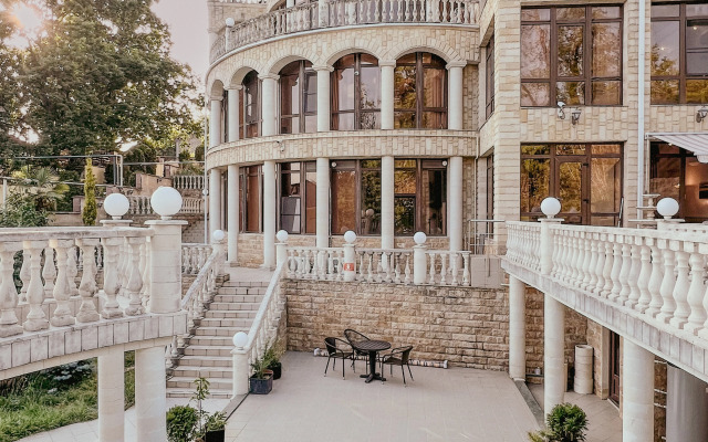 Kolizey Guest House