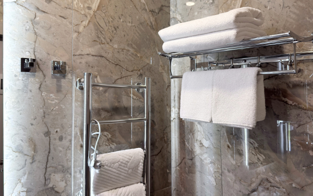 Mirror Ot Progosti Apartment