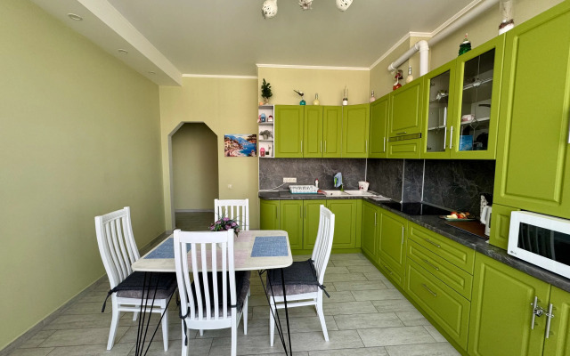 Квартира Новая Двушкарядом с Парком и Санаторием Виктория