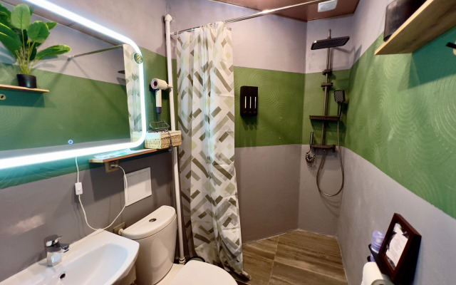 Апартаменты Семейные с окнами в тихий дворик