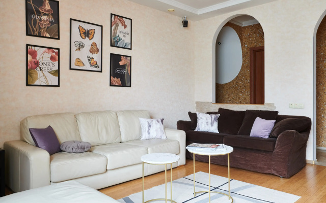 Квартира GM Apartments Шикарная Трехкомнатная на Патриарших Прудах
