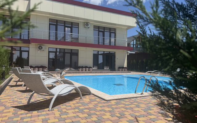 Primorskiy Hotel