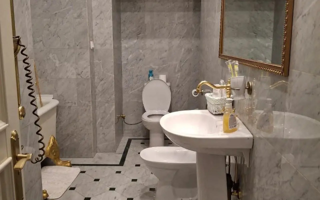 Izi Jiza Na Voskresenskoy Naberezhnoy 30 Apartments