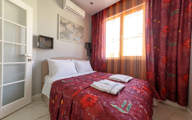 Red Apartments Art Layt Siti Lira Apartments
