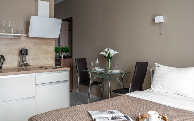 Red Art Light Rosen Apartments