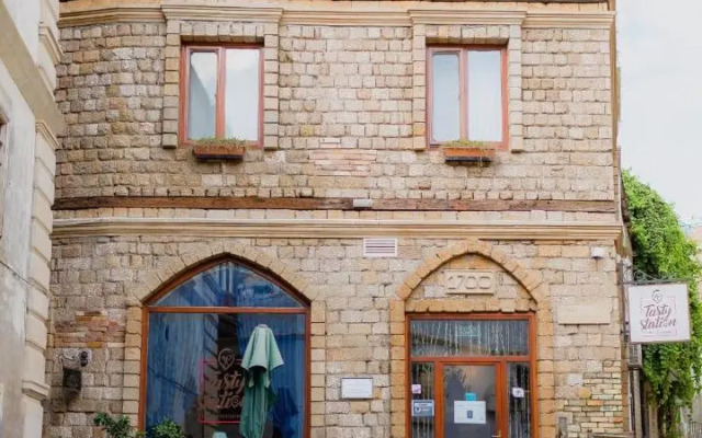 Maajid Hotel & Restaurant