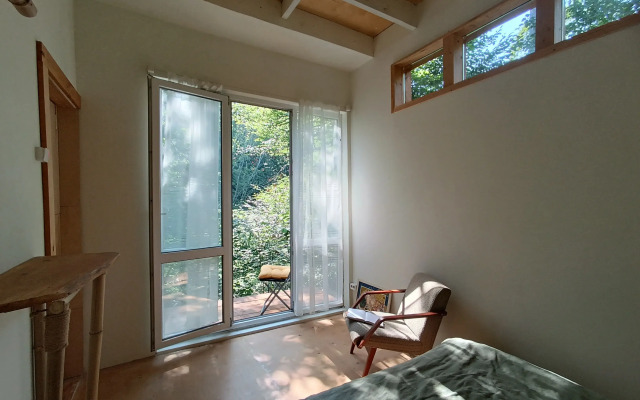 Uedinennoye v Tsentre Sochi Bungalow