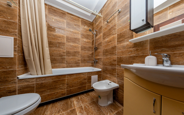 u Plyazha Park Pobedy na 4 Gostey s Vidom Na More Flat