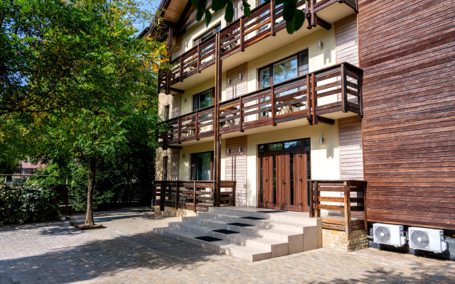 Гостевой комплекс с баней Вверх