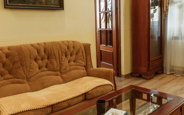 Апартаменты Трехкомнатные с камином в самом центре Новый дом