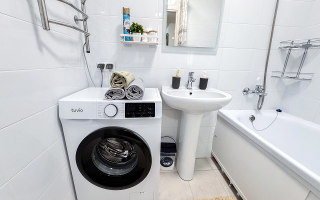 Квартира Вместительная у МРНЦ им. Цыба