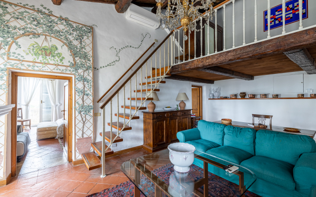 Castello Del Duca Hotel