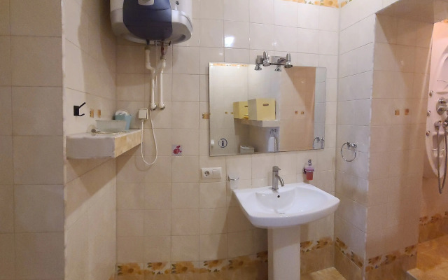 2-Komnatnye Na Naberezhnoy Flat