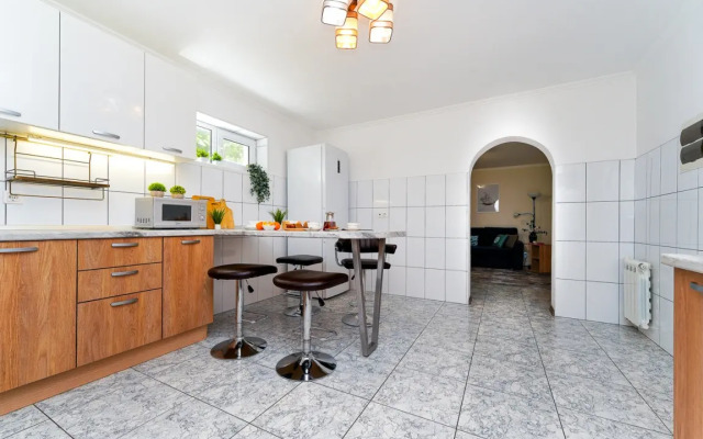 3 Gosti-24 Na Krymskoy Apartment