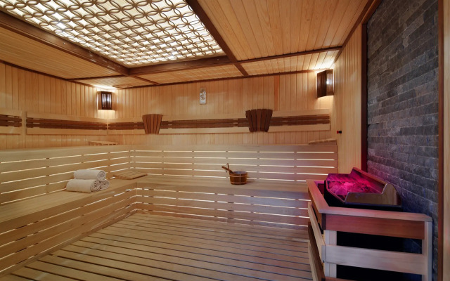 Royal Teos Thermal Resort Clinic & Spa Resort (Halal Hotel)