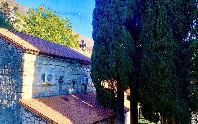 Zhoekvara Hotel