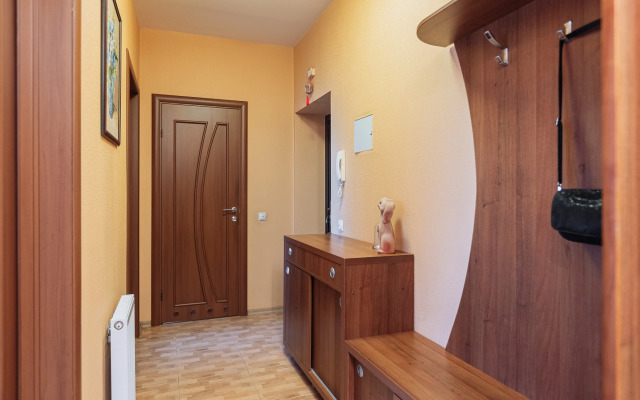 Prostornaya I Uyutnaya Dvukhkomnatnaya Flat