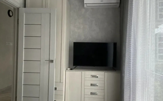 Bakinskaya 26-15 Flat
