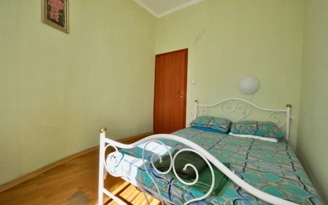Na Polikurovskoy Ulitse 1 Apartments