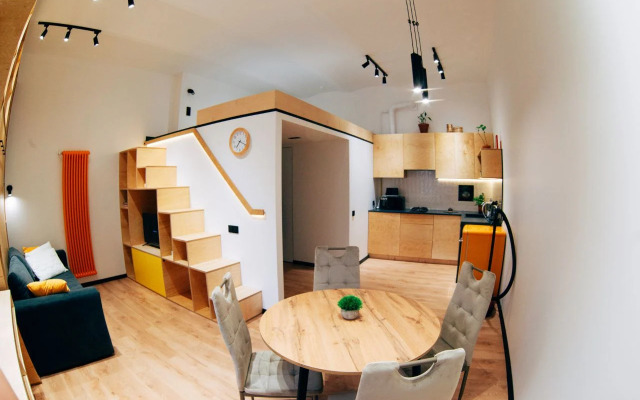 Квартира Дизайнерская с Отдельным Входом на Петроградке